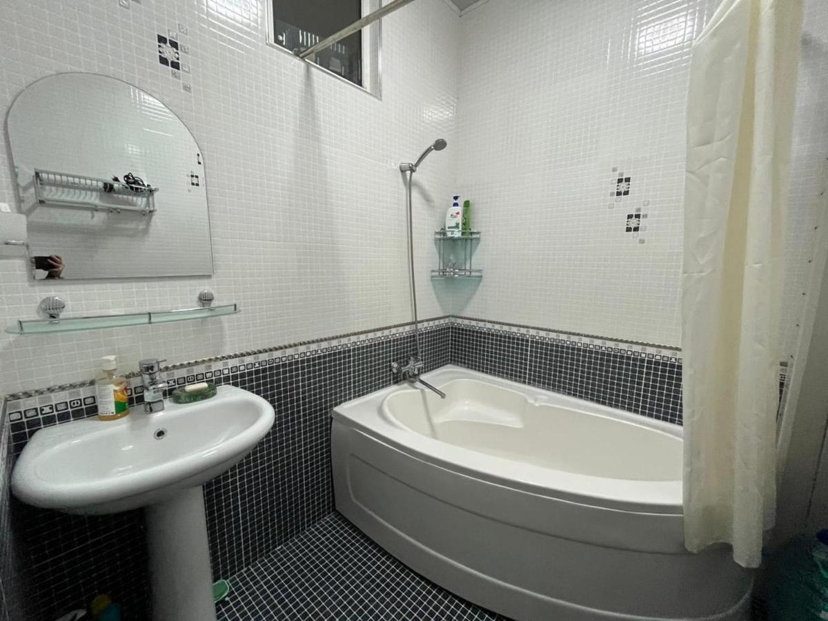 Apartment 3-Room Beruni Street Samarkand Bagian luar foto